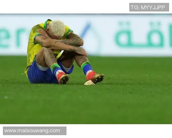 足球场上泪水与荣耀交织众球星泣别告别瞬间回顾